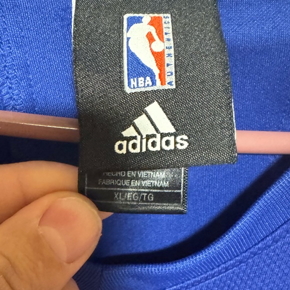 Men Detroit pistons shirt XL - Picture 4 of 6